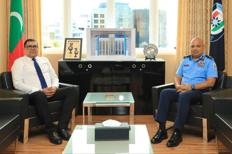 ފުލުހުންނާއި އިމިގްރޭޝަނުން ގުޅިގެން މަސައްކަތް ކުރުމަށް މަޝްވަރާކުރައްވައިފި