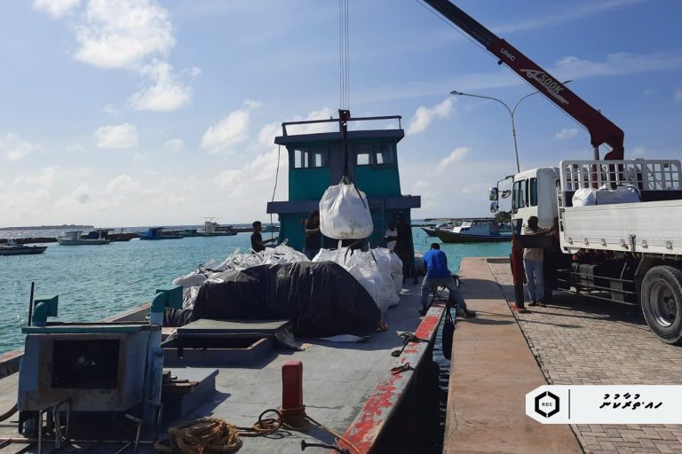 ތުރާކުނު އައުޓްޑޯރ ޖިމަށް ބޭނުންވާ ސާމާނު ފޮނުވުމުގެ މަސައްކަތް ދަނީ ކުރަމުން: އާރުޑީސީ
