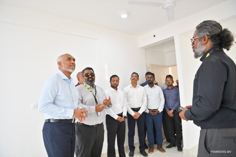 ފްލެޓުގެ މަސައްކަތާއި ކޮލެޓީއާ މެދު ހިތްހަމަޖެހޭ: ވަޒީރު ޑރ. މުއްޠަލިބު