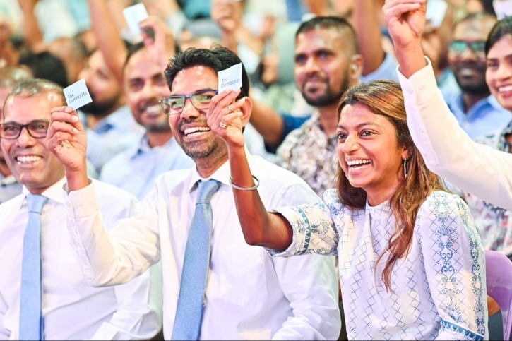 ޑިމޮކްރެޓްސް އުވާލައި ކުރީގެރައީސް ނަޝީދާއި މެންބަރުން އަލުން އެމްޑީޕީއާ ގުޅެނީ