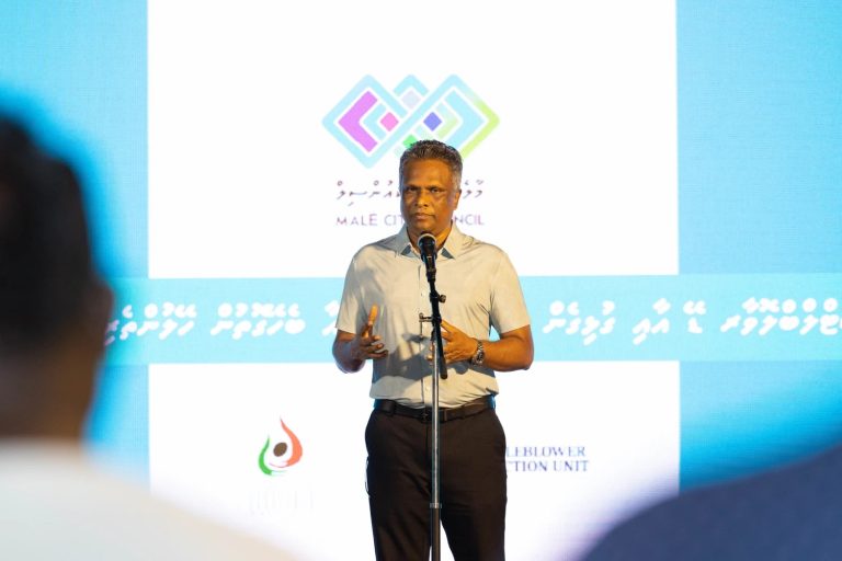 ރައްޔިތުންގެ އިތުބާރު ހޯދުމަށް ދެ ފުށްފެންނަ ގޮތަށް މަސައްކަތްތައް ކުރަންޖެހޭ: އާޒިމް