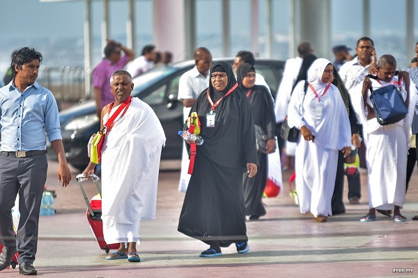 ހައްޖުވެރިން ބަލާދާ މީހުންނާއި އުޅަނދުތައް ފުލުހުންގެ އިރުޝާދަށް އަމަލު ކުރަމަށް އިލްތިމާސް ކޮށްފި