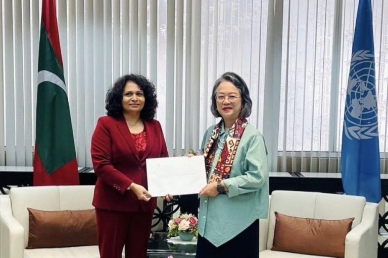 ޔޫއެންއެސްކެޕް އަށް ރާއްޖެއިން ކަނޑައަޅުއްވާފައިވާ ދާއިމީ މަންދޫބު މަޤާމުގެ ފަތްކޮޅު އަރުވައިފި