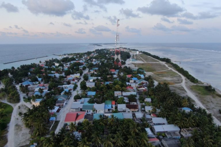 ގައްދޫއިން ބީލަމުގެ އުޞޫލުން ބިން ވިއްކަނީ