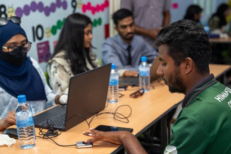 މި މަހުގެ ނިޔަލަށް ބިދޭސީންގެ ބައޯމެޓްރިކްސް އަދާހަމަ ނުކުރާނަމަ ފިޔަވަޅު އަޅަނީ