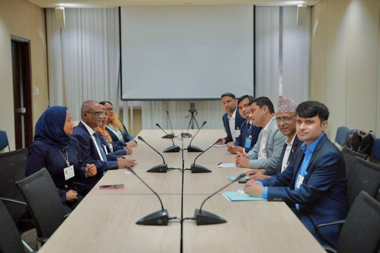 ނާސިން އަދި ސްޕެޝަލިސްޓް މެޑިކަލް ދާއިރާތަކުން މީހުން ތަމްރީން ކުރުމަށް މަޝްވަރާކޮށްފި