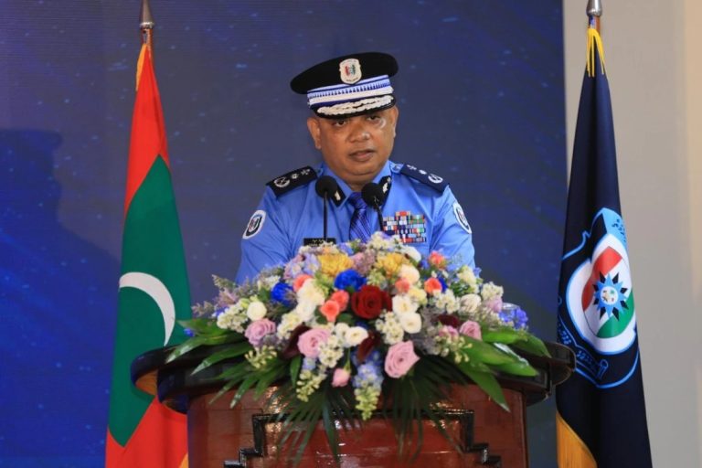 ސީޕީ ނަވީން ރިޓަޔަރކުރެއްވުމާ ގުޅިގެން ފުލުހުންގެ ހިންގުން ޑީސީޕީ ފަރުހާދާ ހަވާލުކޮށްފި