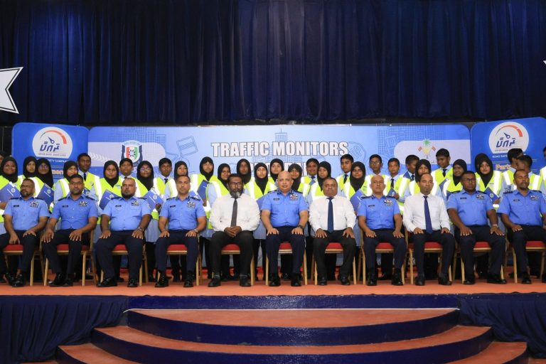 މިލަންދޫ ސްކޫލު ދަރިވަރުންގެ ޓްރެފިކް މޮނީޓާސް ޕްރޮގްރާމް ނިންމުމުގެ ރަސްމިއްޔާތު ބާއްވައިފި