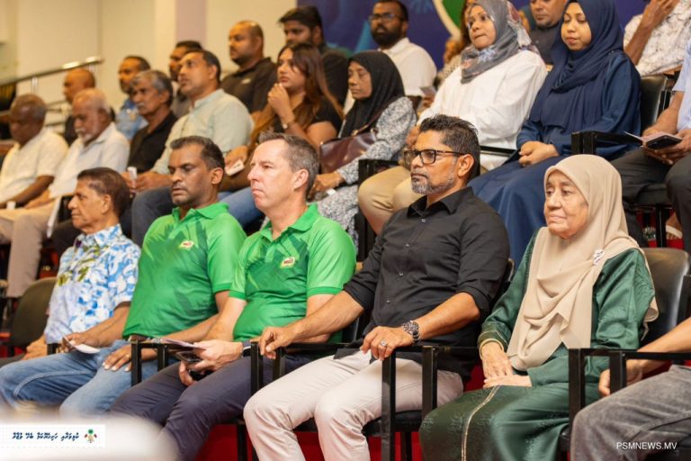 ސާންތީ ކޯޗުގެ ހަނދާނުގައި؛ މައިލޯ ސްވޭމް ޖޫނިއަރސް 8 އަހަރުން ދަށުގެ ފުޓްބޯޅަ ފިއެސްޓާ ފަށައިފި