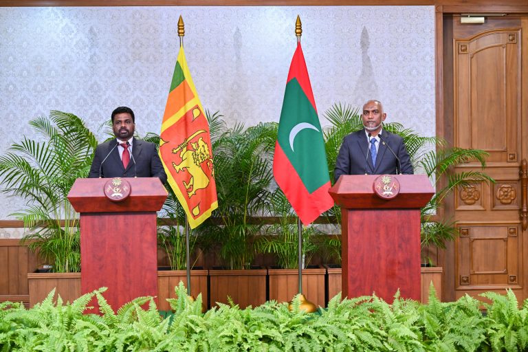 ލަންކާގެ އިގްތިޞާދީ ހާލަތު ކުރިއެރުވުމަށް ކުރެއްވި މަސައްކަތްޕުޅަށް ރައީސް ތައުރީފު ކުރައްވައިފި