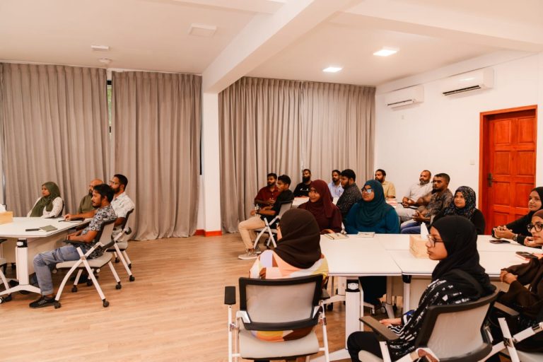 ކުޅުދުއްފުށީގައި ބެޑްމިންޓަން އަމްޕަޔަރ ކޯސް ފަށައިފި