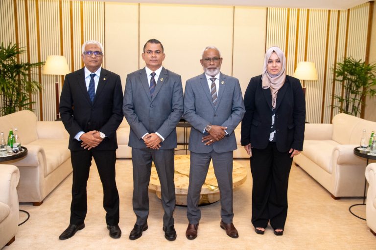 މަޖިލީހުގެ ރައީސުންގެ މަހާސިންތާއަށް ޢަބްދުއްރަޙީމް ސްވިޓްޒަލަންޑަށް ފުރާވަޑައިގެންފި