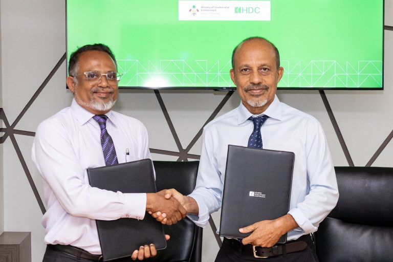 5 މިލިއަން ގަސް މަޝްރޫޢުގެ ދަށުން ނާސަރީއެއް އެޅުމަށް އެޗްޑީސީއާއެކު އެއްބަސްވުމެއްގައި ސޮއިކޮށްފި