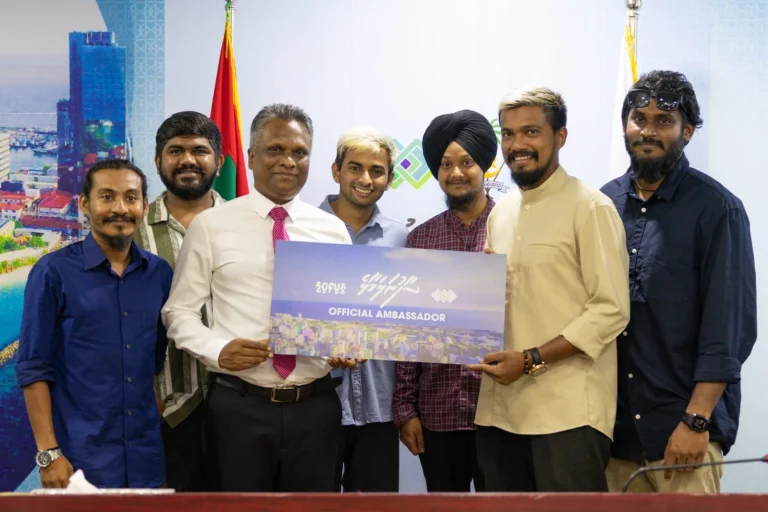 ސާފު ނަލަ މާލެ ކެމްޕެއިންގެ އެމްބެސެޑަރަކަށް ޓޫ އޮފް އަސް