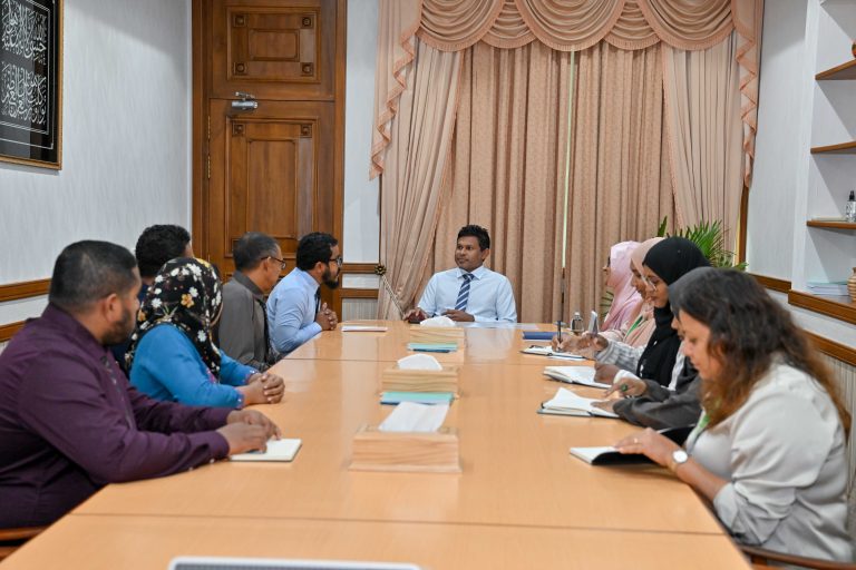 ނާއިބް ރައީސް ނަޑެއްލާ ކައުންސިލާއި ބައްދަލުކުރައްވައިފި