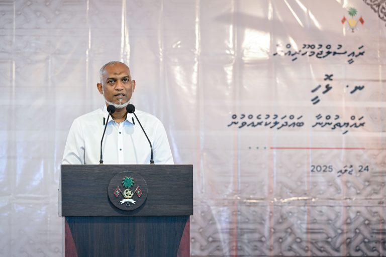 ރައީސް ބ އަތޮޅަށް ފުރާވަޑައިގެން