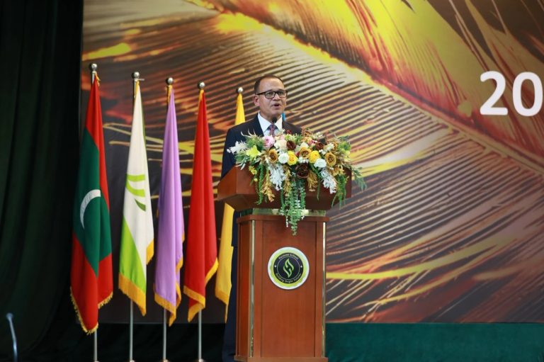 މަދަރުސީ ތަޢުލީމުގެ ޤައުމީ މަންހަޖުގެ ތަޞައްވުރަކީ ކުދިން ދިރިއުޅުމަށް ތައްޔާރުކުރުން: ވަޒީރު އާދަމް ޝަރީފު