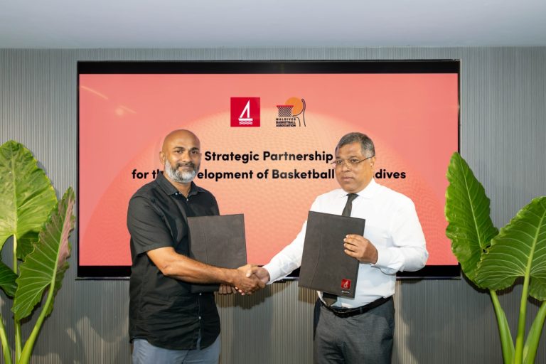 ބާސްކެޓްބޯޅަ ކުރިއެރުވުމަށް ބީއެމްއެލް އާއި އެކު ސޮއިކޮށްފި