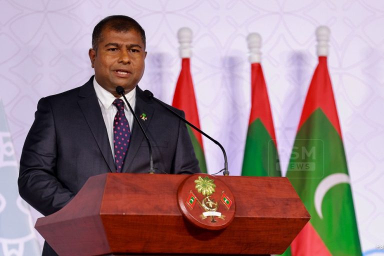 ސަރުކާރުގެ 10 ވަޒީރަކު އިސްތިއުފާ ދެއްވައިފި