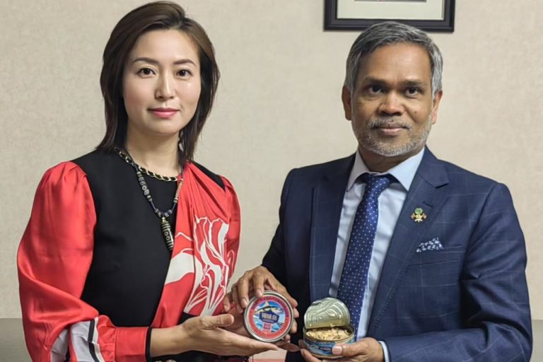 ރާއްޖޭގައި ބާނާ މަސް ޗައިނާގައި ދަޅުގައި ބަންދުކުރަން ފަށައިފި