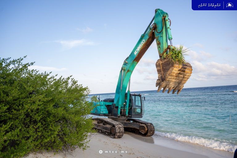 ފޮއްދޫ ބަނދަރު ހެދުމުގެ ކުރުމުގެ އަމަލީ މަސައްކަތް ފަށައިފި