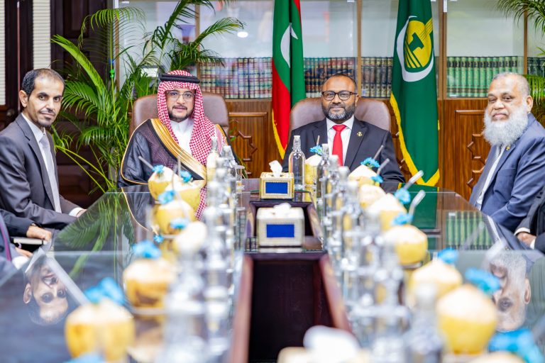 ސަޢުދީ އައު ސަފީރު މިނިސްޓަރ ޝަހީމް އާއި ބައްދަލުކުރައްވައިފި