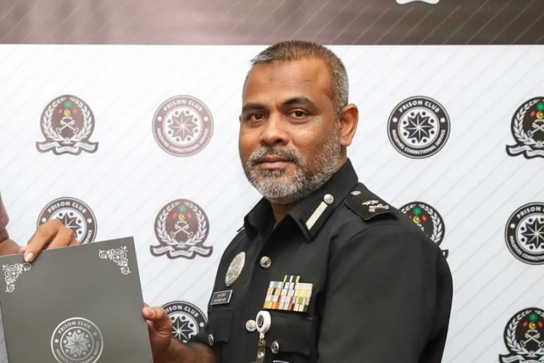 އޭސީޕީ އާސިފް ކަރެކްޝަންސްގެ ވަޒީފާއިން ވަކިކޮށްފި