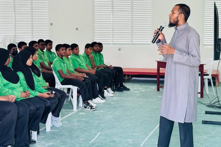 ކޮޅުފުށީގައި ރިސާލަތު ޕުރޮގުރާމު ކުރިއަށް ގެންގޮސްފި