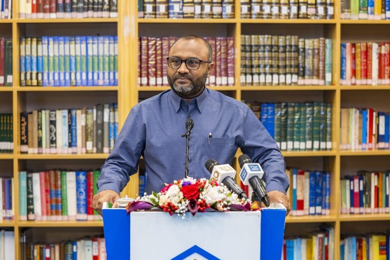 އުމްރާވެރިއަކަށް ކަމެއް ދިމާވެއްޖެ ނަމަ އެމްބަސީއަށް އަންގަން އެދިއްޖެ
