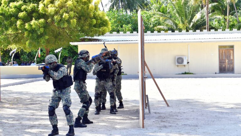 ސިފައިންގެ އަސްކަރީ ތަމްރީންތަކެއް އައްޑޫއާއި ފުވައްމުލަކުގައި ކުރިއަށްގެންދަނީ