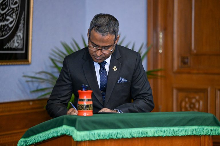 ސުޕްރީމް ކޯޓަށް ފޮނުވާ ސިޓީތައް އުއްތަމަ ފަނޑިޔާރަށް އެޑްރެސްކުރަން އަންގައިފި
