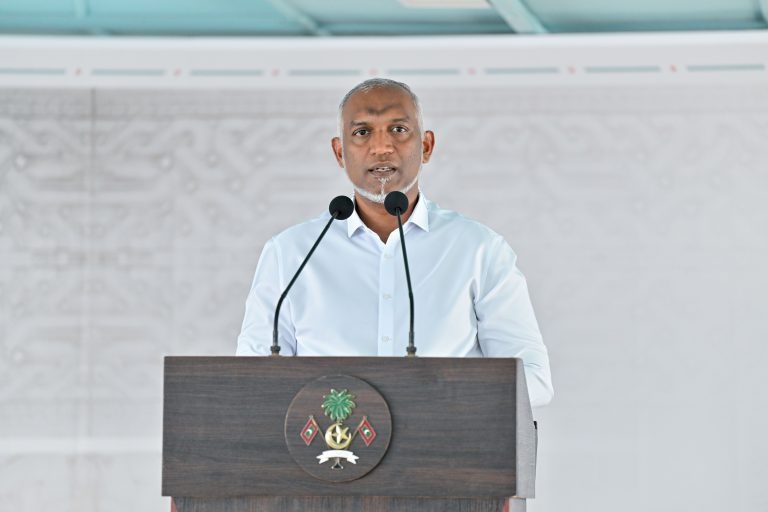 ރައްޔިތުން ބޭނުންވާގޮތަށް ކަންކަން ކުރިއަށް ގެންދިއުމަށް ކައުންސިލްތަކުގެ އެއްބާރުލުން މުހިންމު: ރައީސް