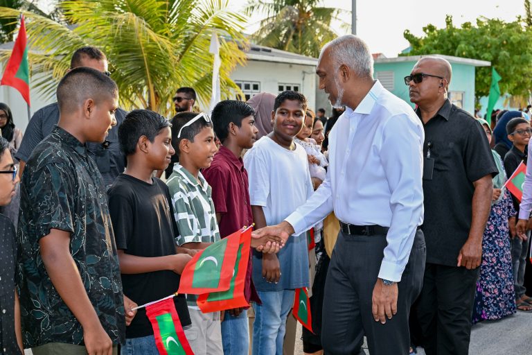 ރައީސް ތިން ދުވަހުގެ ދަތުރުފުޅެއްގައި އއ އަތޮލަށް ފުރާ ވަޑައިގެންފި