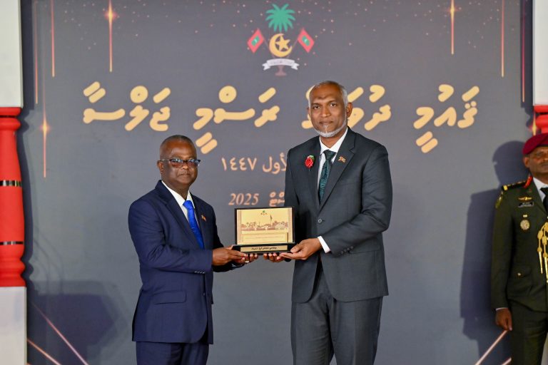 ދިވެހި ޤައުމިއްޔަތަށް ޚިދުމަތް ކުރުމުގެ ޚާއްޞަ ޝަރަފު އުތީމު ރައްޔިތުންނަށް އަރުވައިފި