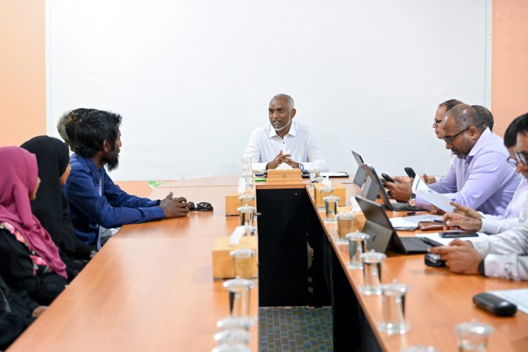 ނައިވާދޫގެ ތަރައްޤީއަށް ބޭނުންވާ ކަންކަމާ ގުޅޭގޮތުން މަޝްވަރާކޮށްފި