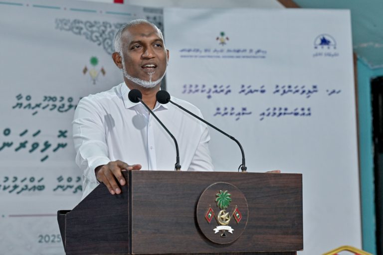 ނޮޅިވަރަމްގެ އަމިއްލަ ގޯތީގައިި 100 ގެ އަޅަން ނިންމައިފި