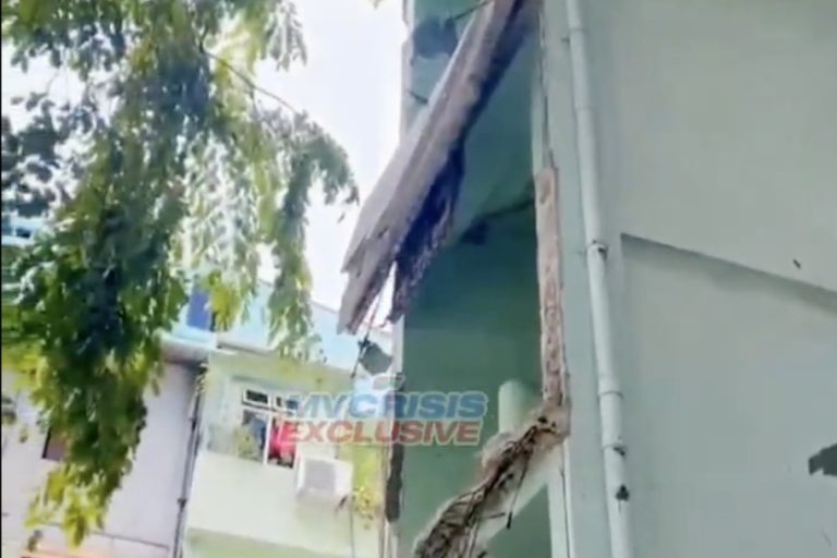 އެޑިއުކޭޝަން ސެންޓަރު ހިންގި އިމާރާތުގެ ބައިތަކެއް ވެއްޓި ޖެހިގެން ހުރި އިމާރާތަށް ގެއްލުންވެއްޖެ