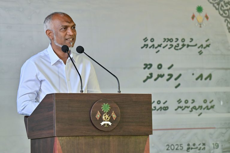 ދިރާސީ އައު އަހަރު ހިމަންދޫ ސްކޫލްގެ ކްލާސްރޫމްގެ އައު އިމާރާތް ބޭނުންކުރެވޭނެ: ރައީސް