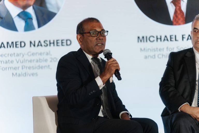 ފިޔާޒާއި ޙަސަންގެ މައްޗަށް އުފުލާފައިވާ ދައުވާ އަނބުރާ ގެންދެވުމަށް ރައީސް ނަޝީދު ގޮވާލައްވައިފި