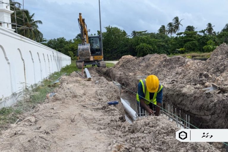 ލ. ގަމު މަގުހެދުމުގެ މަޝްރޫޢު: ސްޓޯމްވޯޓަރ ޖަންކްޝަން ބެހެއްޓުމާއި ކާރބްސްޓޯން ޖެހުމުގެ މަސައްކަތް ކުރިއަށް