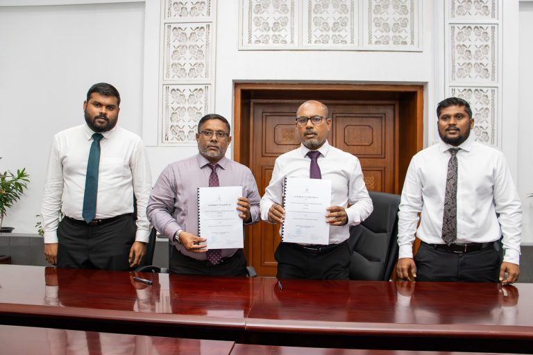 11 ރަށެއްގެ މަގުތައް ޒަމާނީ ފެންވަރަށް ތަރައްޤީކުރުމަށް އާރުޑީސީއާ ހަވާލުކޮށްފި