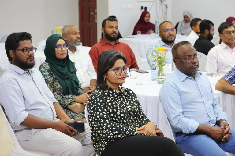 ލ. އަތޮޅުގައި ސަރޖިކަލް ކޭމްޕެއް ފަށައިފި