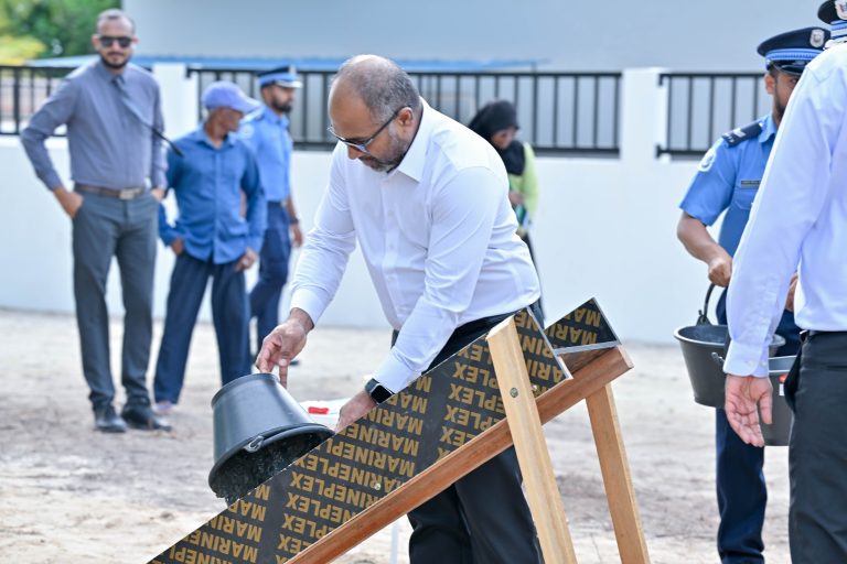 ދަރަވަންދޫ ފުލުހުންގެ މަރުކަޒުގެ ބިންގާ އަޅައިފި
