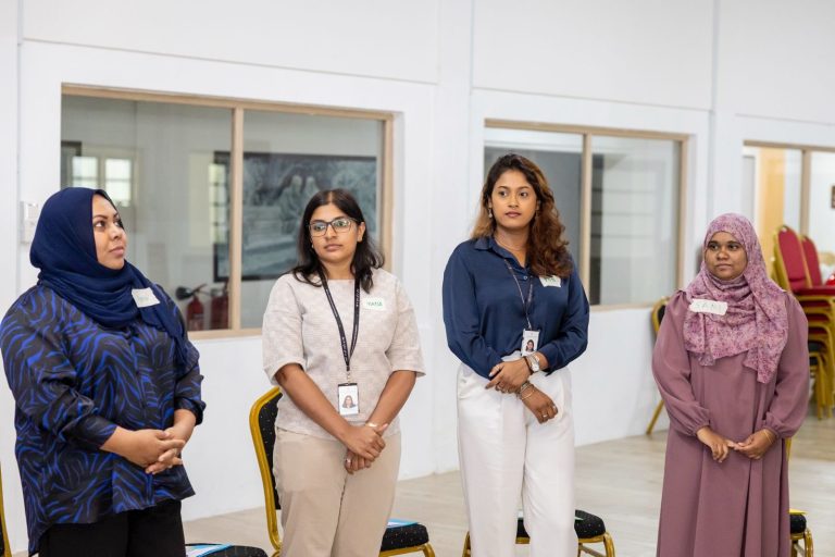 ބެލެނިވެރިންނާއި ކުދިންގެ މެދުގައި ރަނގަޅު ގުޅުމެއް ޤާއިމްކުރުމަށް ބޭނުންވާ ހުނަރުތަކުގެ ތަމްރީނެއް ފަށައިފި