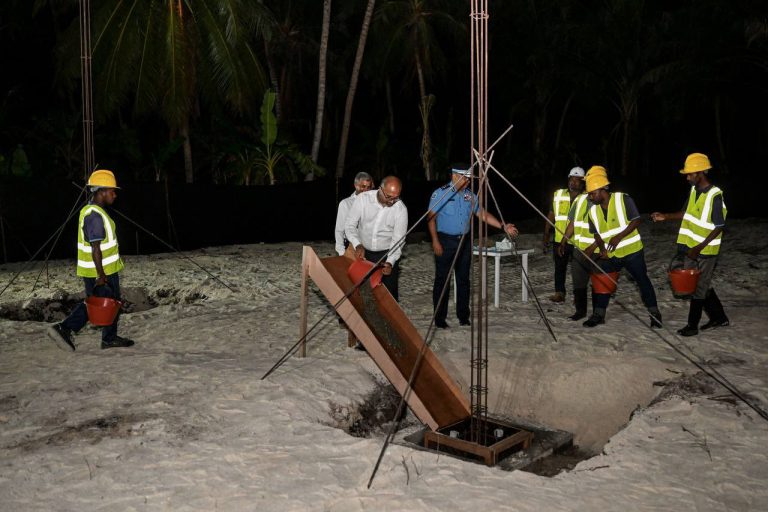 ފިނޭގައި އިމާރާތްކުރާ ފުލުހުންގެ މަރުކަޒުގެ ބިންގާ އަޅައިފި