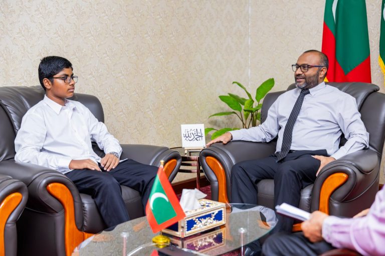 ބައިނަލްއަޤުވާމީ ދެ ޤުރުއާން މުބާރާތެއްގައި ރާއްޖެއިން ބައިވެރިވަނީ