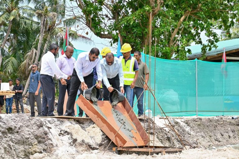 މާޅޮހުގެ އައު މިސްކިތުގެ ބިންގާ އަޅައިފި