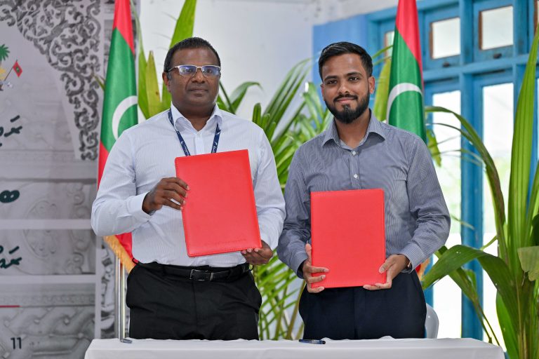 ކަމަދޫއަށް ސީ ޕްލޭން ދަތުރުތައް ފެށުމުގެ އެއްބަސްވުމުގައި ސޮއިކޮށްފި