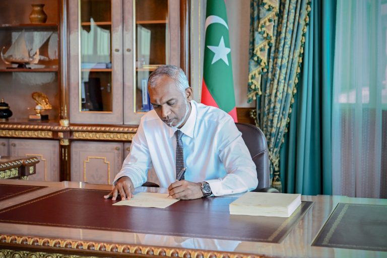 އިންޝުއަރެންސްއާބެހޭ ބިލު ތަސްދީޤުކުރައްވައިފި