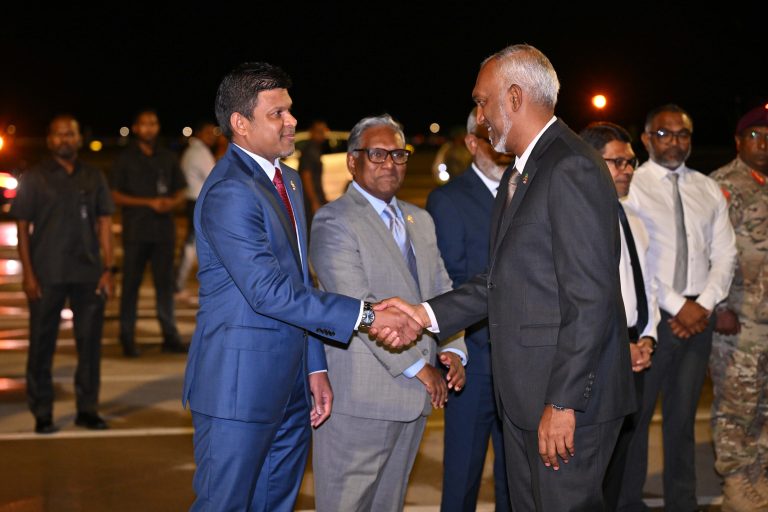 ރަސްމީ ދަތުރުފުޅެއްގައި ރައީސް ޗައިނާއަށް ފުރާވަޑައިގެންފި
